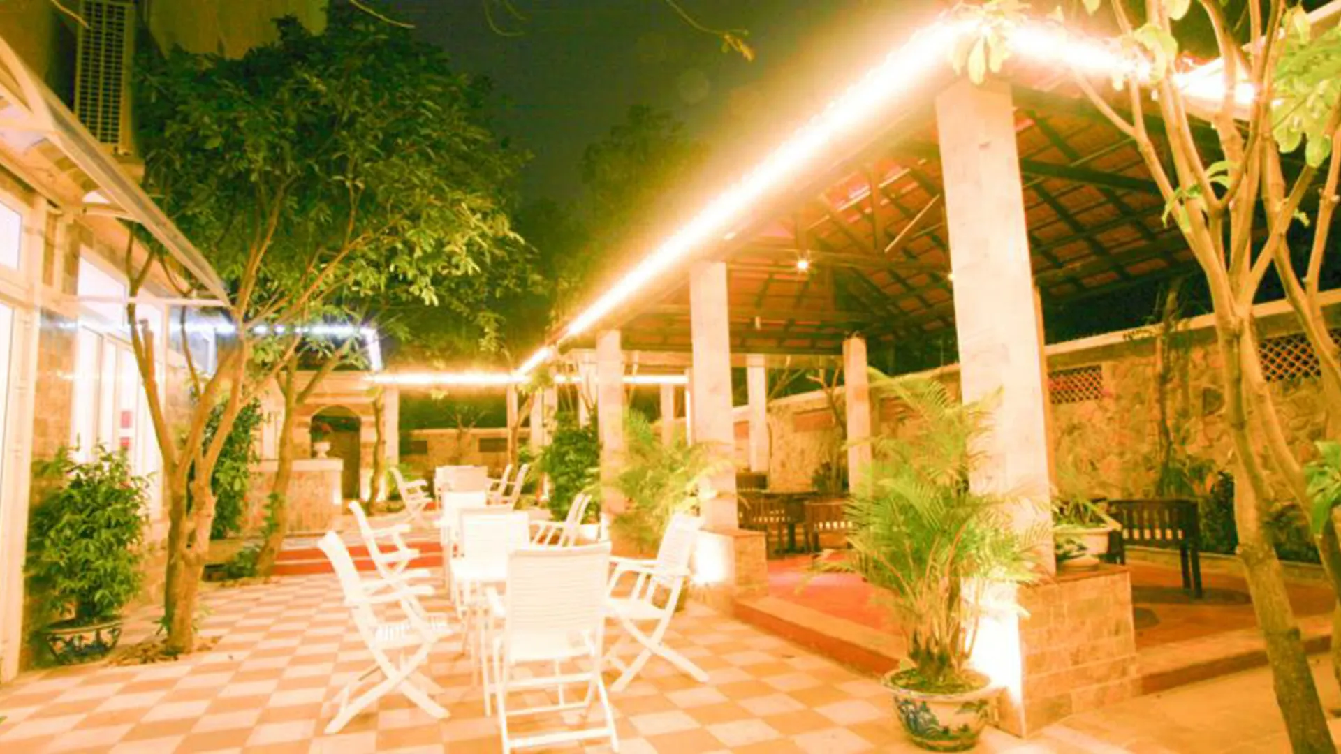 Areca Riverside Đà Nẵng 2*,