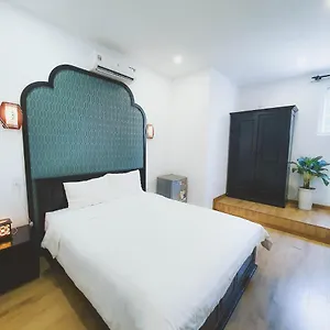 Hotel D-life &